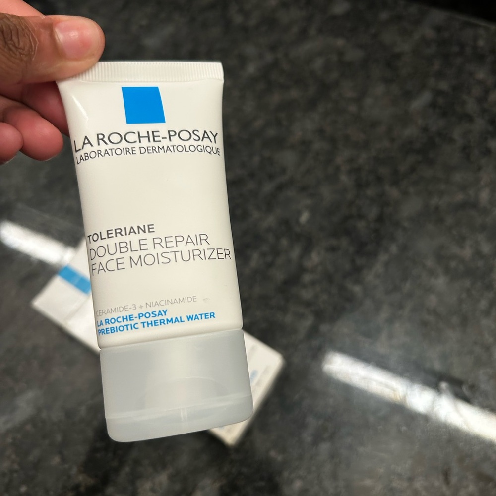 La Roche-Posay Toleriane Double Repair Moisturizer 11/27